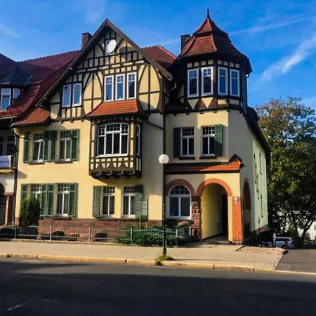 Komm - Zentral- Bahnhof- Congress Ccs- Parkplatz Daire Suhl