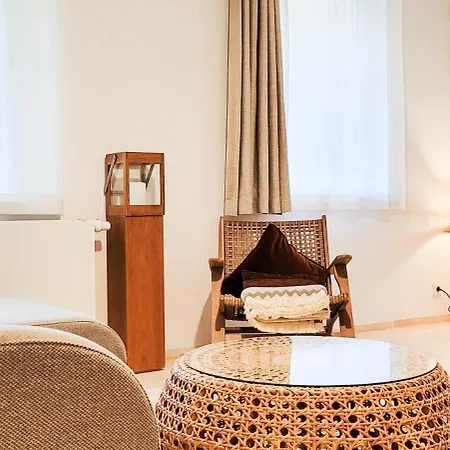 Daire Komm - Zentral- Bahnhof- Congress Ccs- Parkplatz *