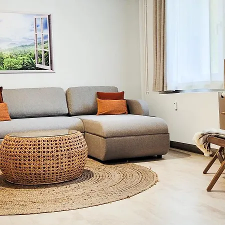 Daire Komm - Zentral- Bahnhof- Congress Ccs- Parkplatz Suhl