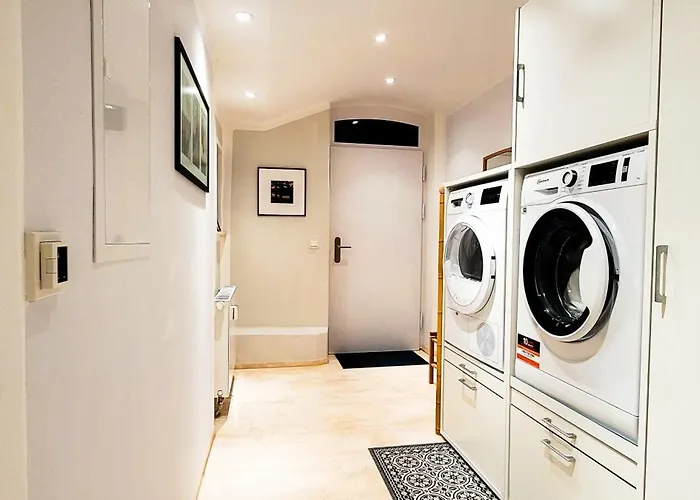 Komm - Zentral- Bahnhof- Congress Ccs- Parkplatz Daire Suhl