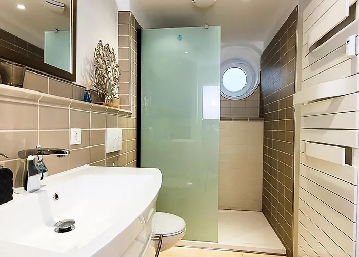 Komm - Zentral- Bahnhof- Congress Ccs- Parkplatz Suhl