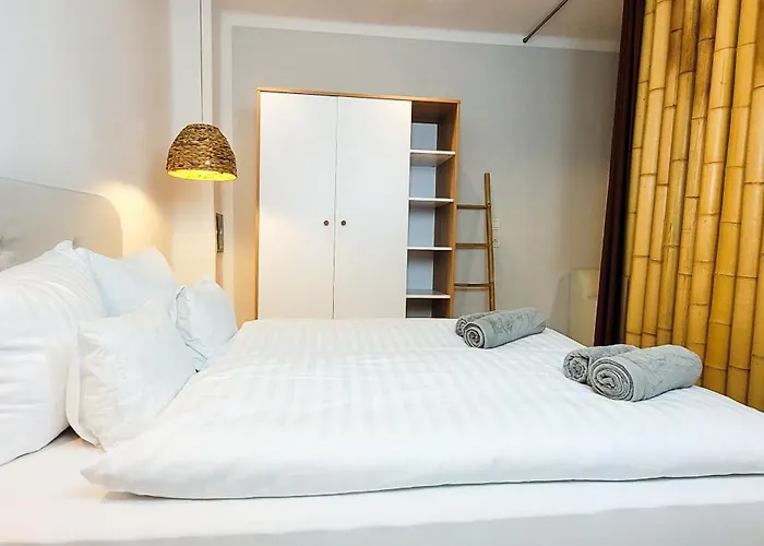 Komm - Zentral- Bahnhof- Congress Ccs- Parkplatz * Suhl