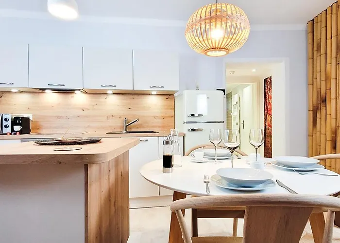 Komm - Zentral- Bahnhof- Congress Ccs- Parkplatz * Suhl