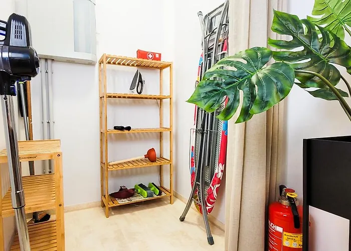 Daire Komm - Zentral- Bahnhof- Congress Ccs- Parkplatz Suhl