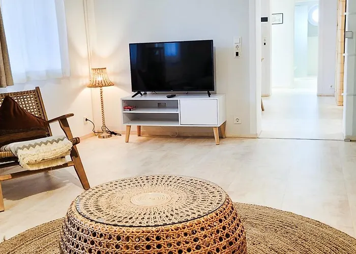 Daire Komm - Zentral- Bahnhof- Congress Ccs- Parkplatz